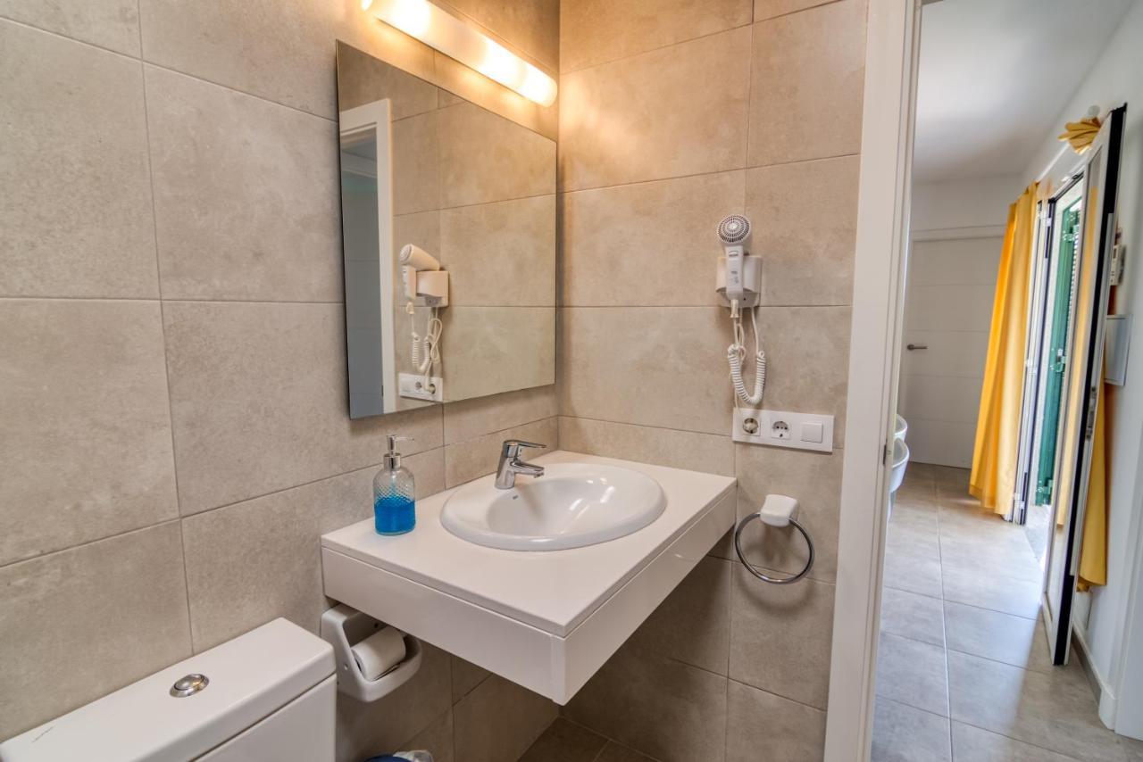 Apartamentos Las Golondrinas Cala en Bosch Εξωτερικό φωτογραφία
